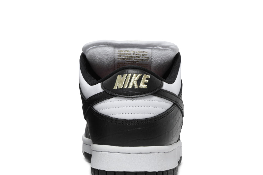 Nike SB Dunk Low Supreme Stars Black (2021) - DH3228-102