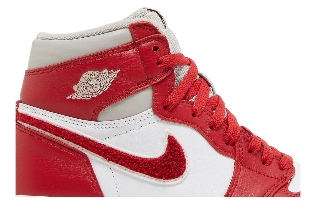 Jordan 1 Retro High OG Varsity Red (Women's) - DJ4891-061