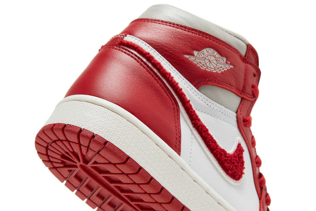 Jordan 1 Retro High OG Varsity Red (Women's) - DJ4891-061